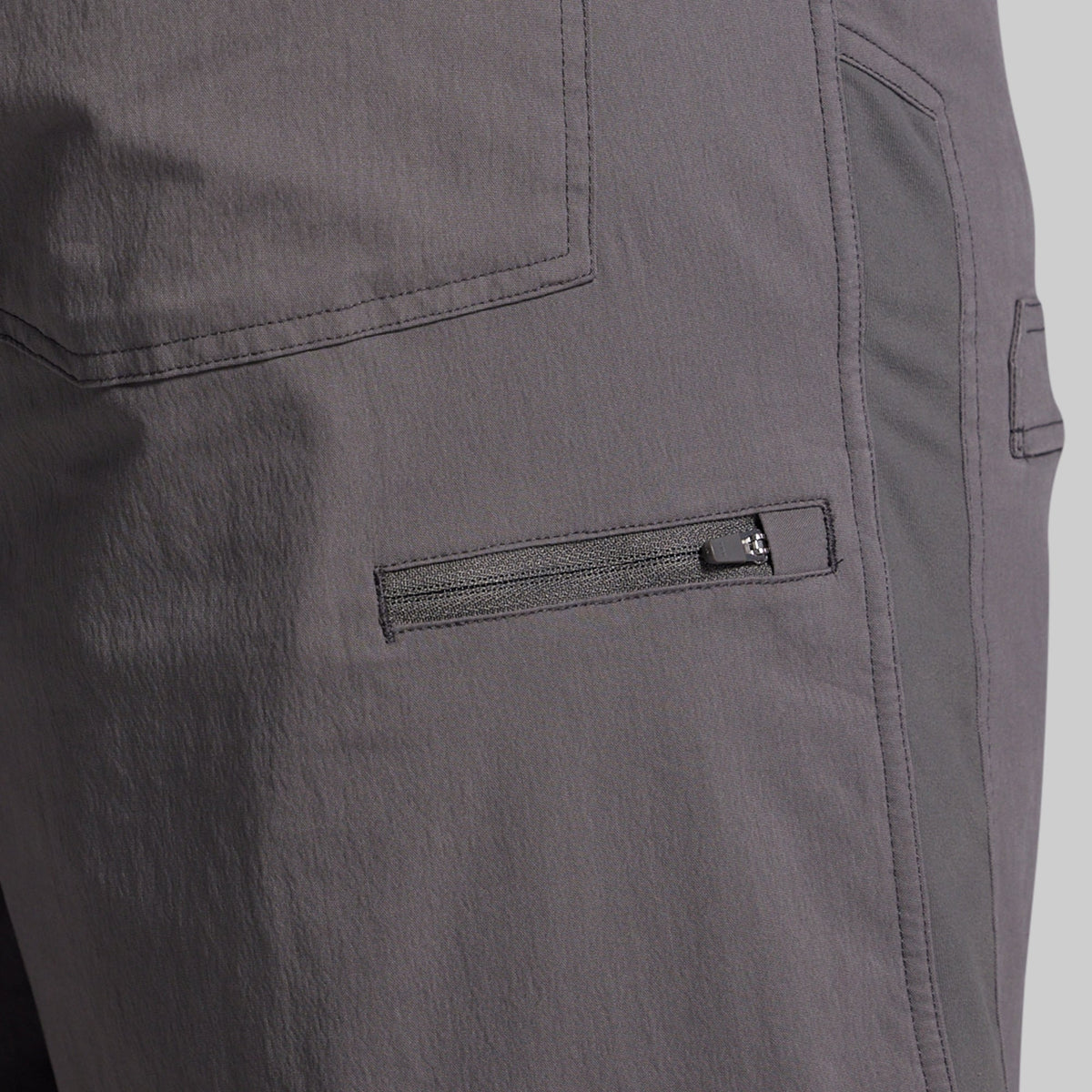Maverick Short 9" (Gunmetal)